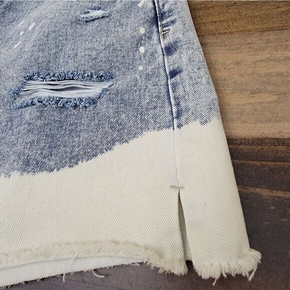 No Boundaries Double Color Denim Destructed Midi Jean Short High Rise Size 11 - Picture 4 of 9